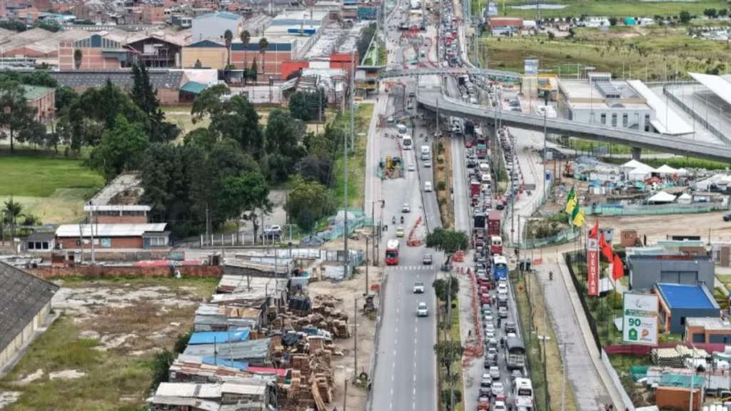 Cundinamarca moviliza más de 1.5 millones de vehículos e implementa reversibles y pico y placa reforzados