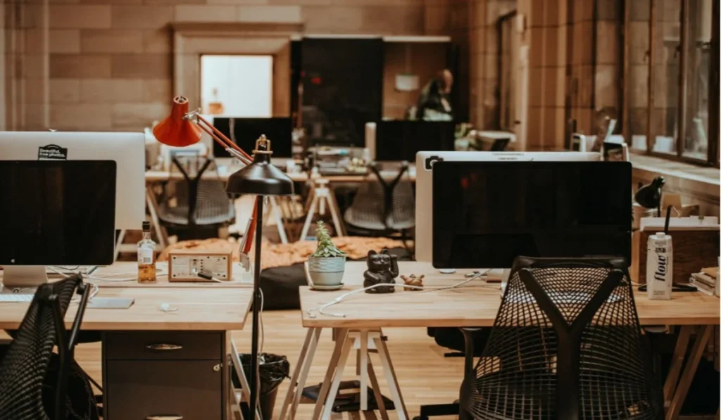 diseno-de-oficinas-corporativas-estrategia-bienestar-y-productividad
