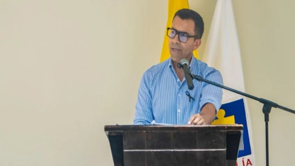 Gobernador Rey y fiscal Camargo inauguran centro de atención de la Fiscalía en Silvania en medio de la emergencia