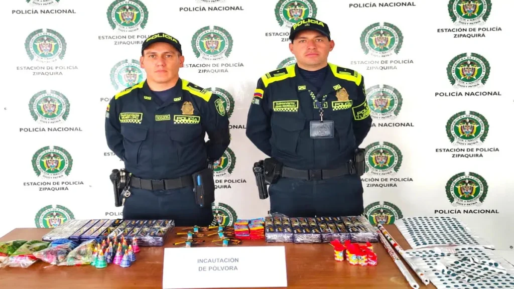 policia-zipaquira-polvora