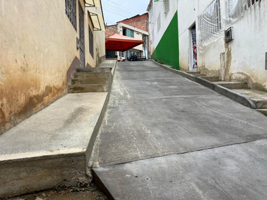 Fusagasugá: Nueva vía en concreto transforma la movilidad en el barrio Los Andes